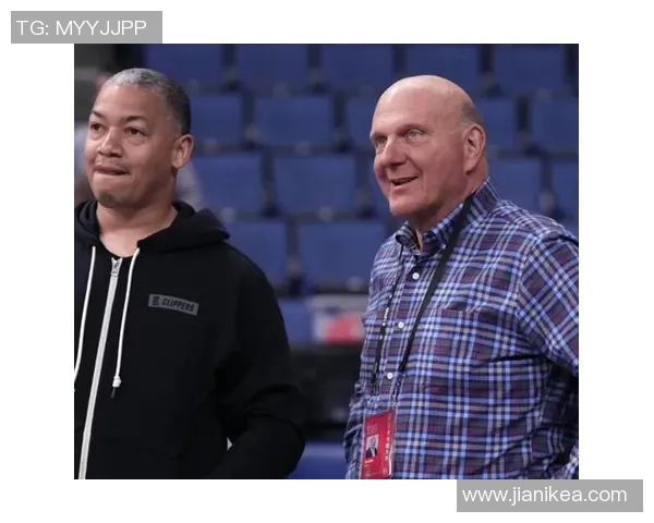 第三节开场1分26秒就屈服？泰伦卢愤恨5上5下 鲍尔默开会难阻颓势